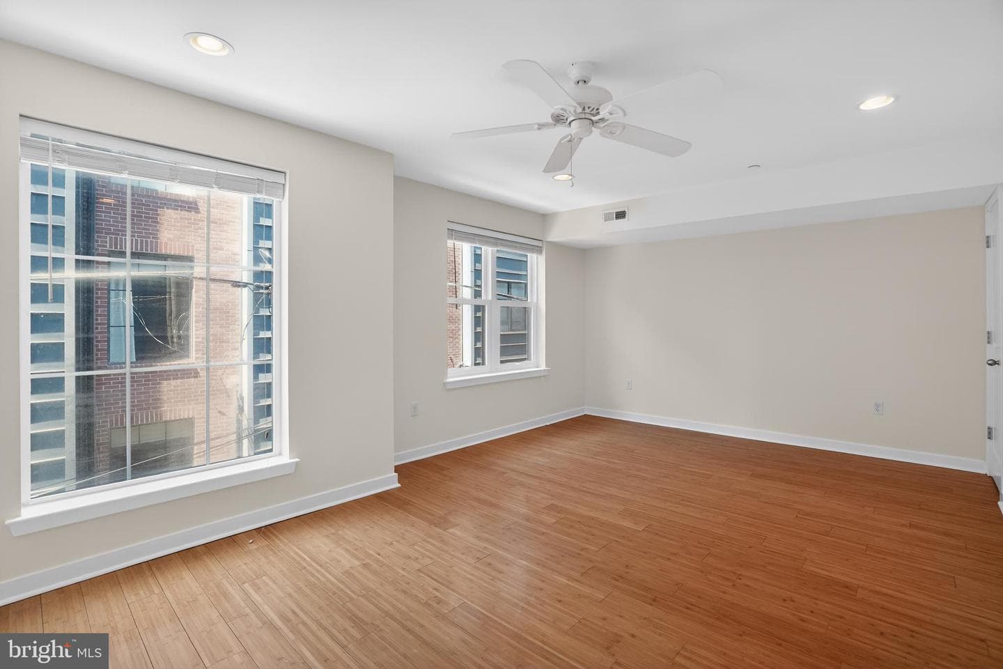 1305 S Hancock Street photo 23