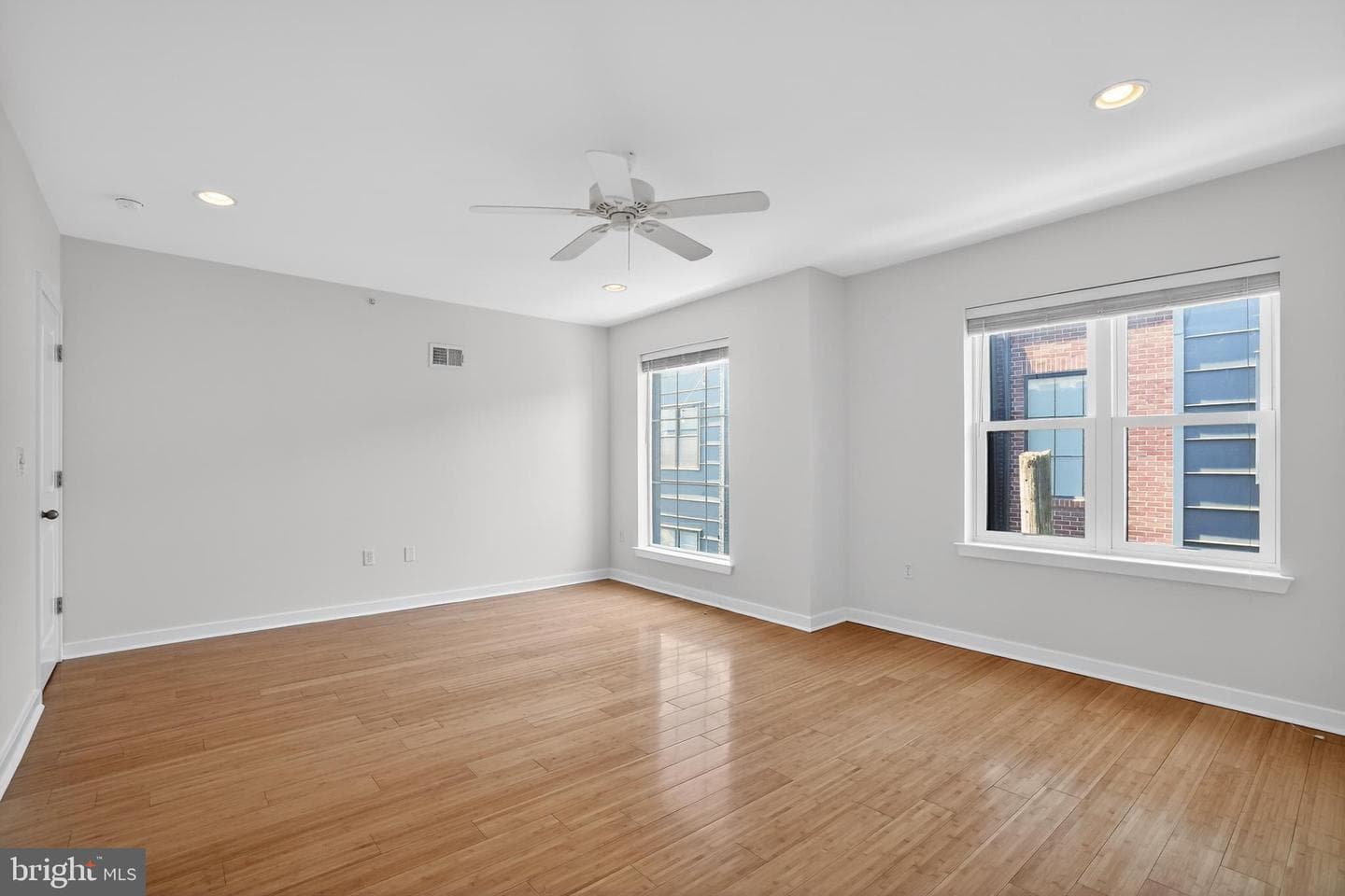 1305 S Hancock Street photo 8