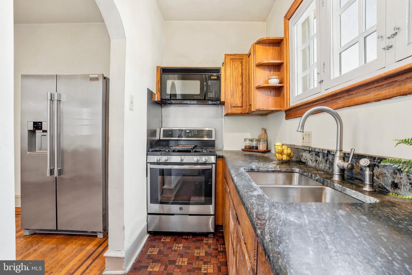 5330 N Sydenham Street photo 18