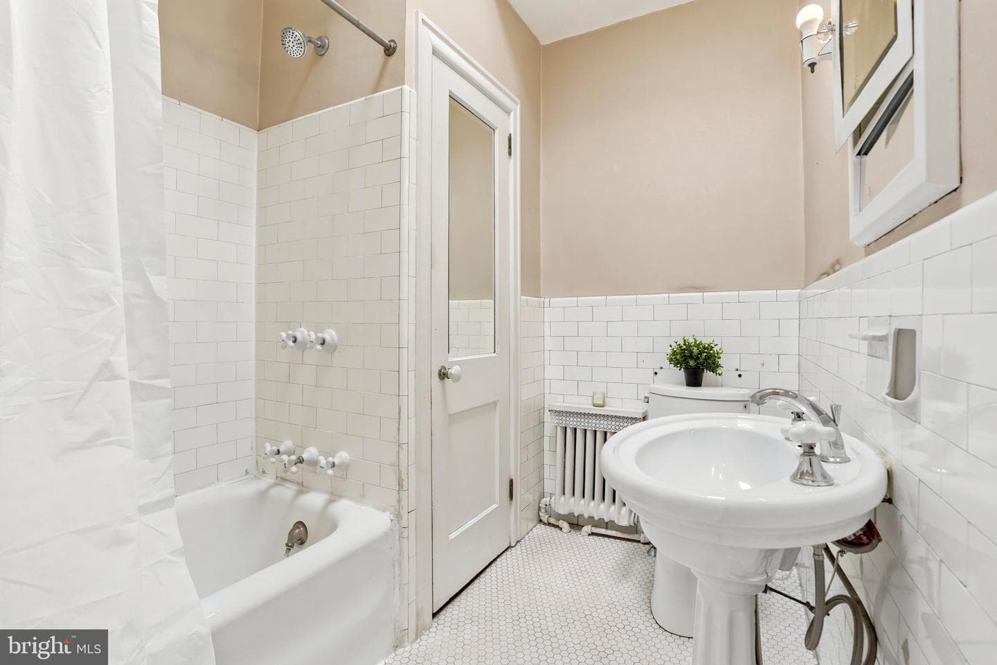 5330 N Sydenham Street photo 35