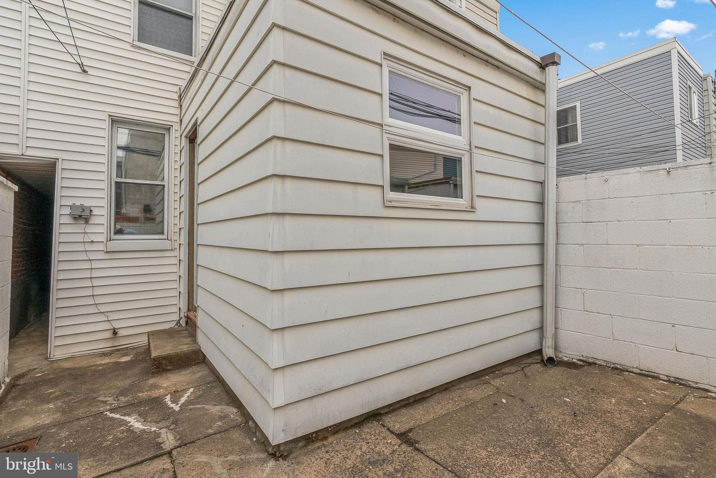 140 Sigel St photo 12
