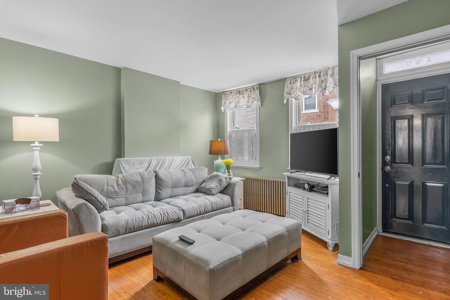 140 Sigel St photo 4