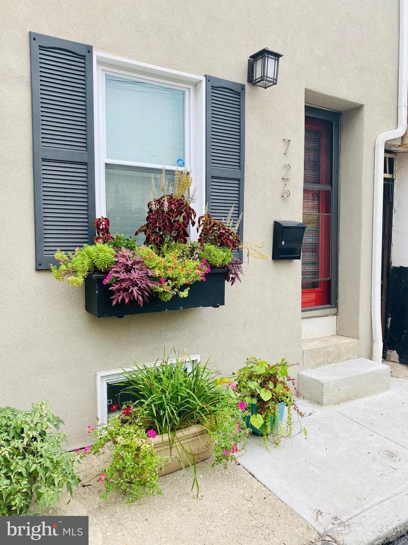 726 S Randolph Street photo 3