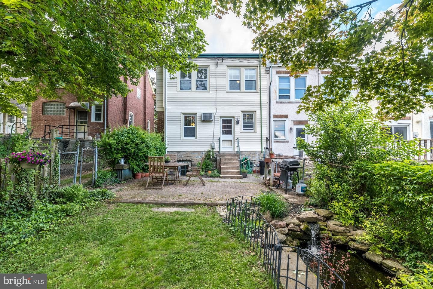 649 Hermitage Street photo 38