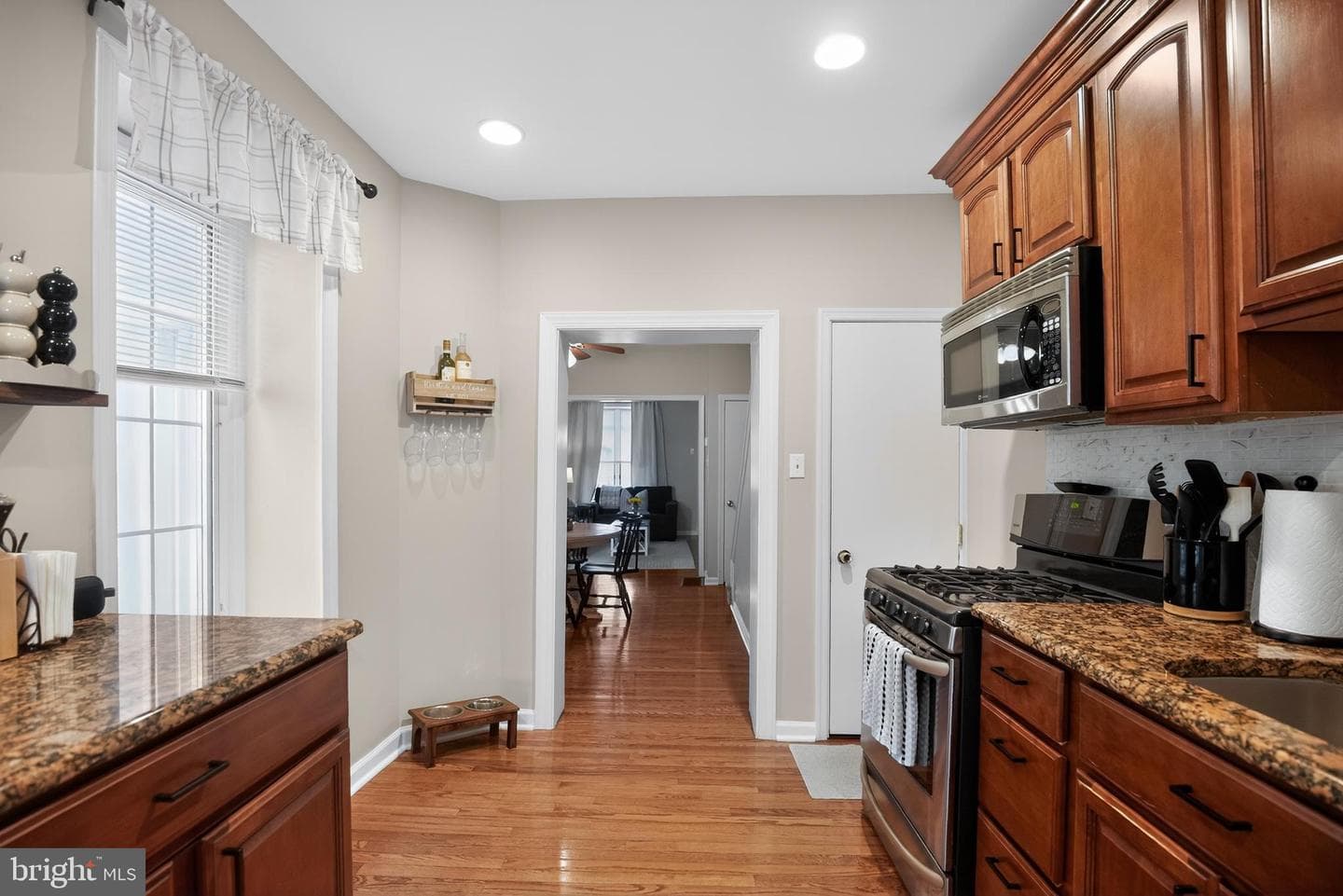 259 Lauriston Street photo 9