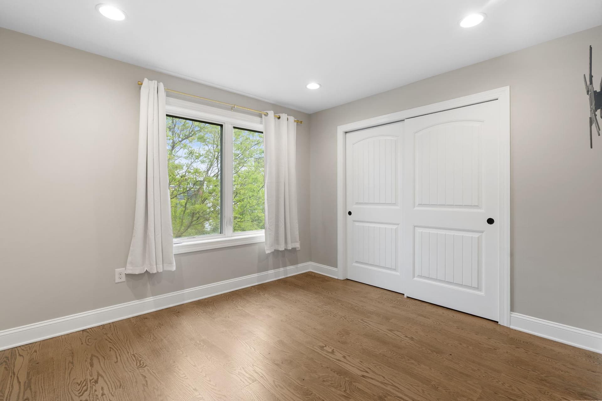 751 N Uber Street #3 photo 27