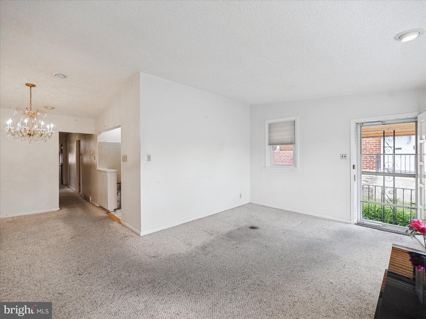 1828 Carwithan Street photo 4