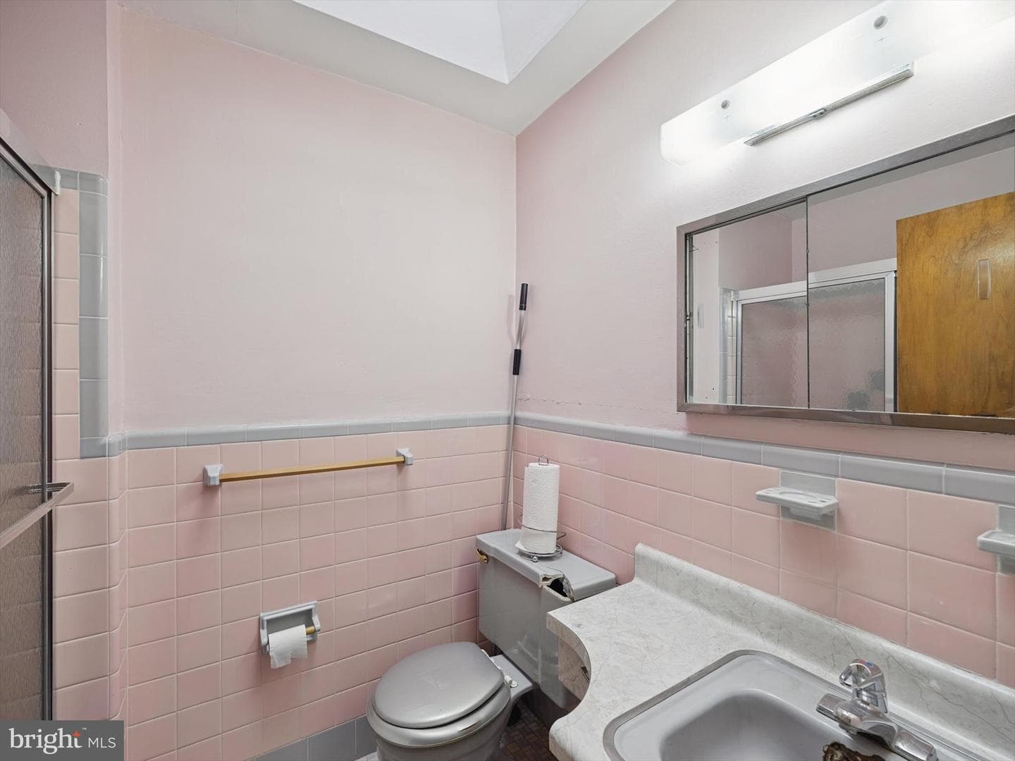 1828 Carwithan Street photo 9