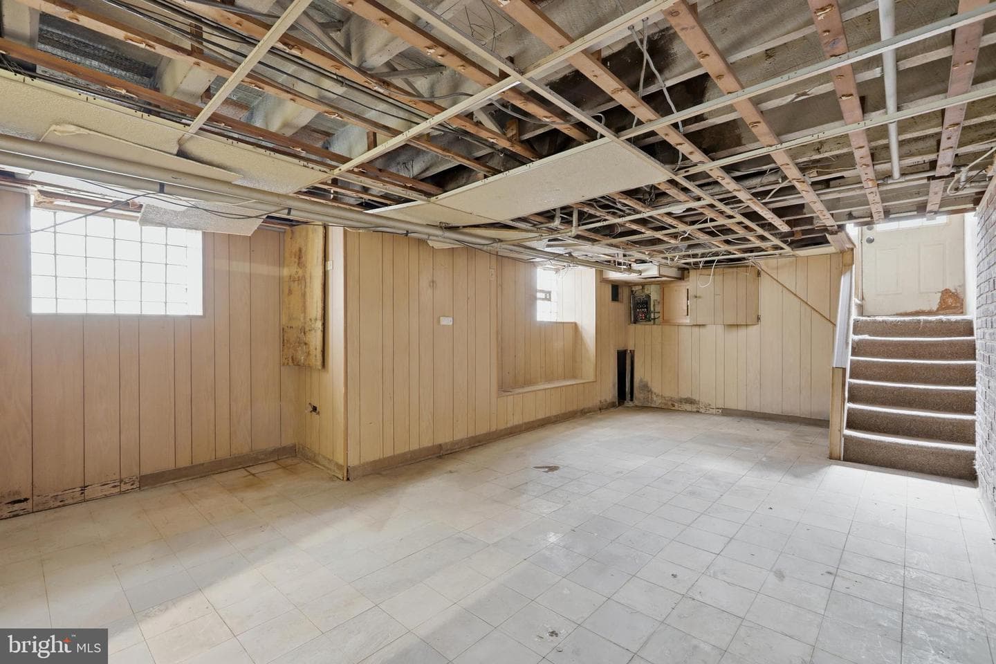 537 Robbins Street photo 28