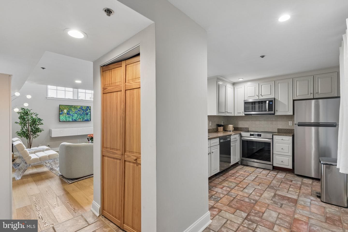 627 N 18th Street #104 photo 6