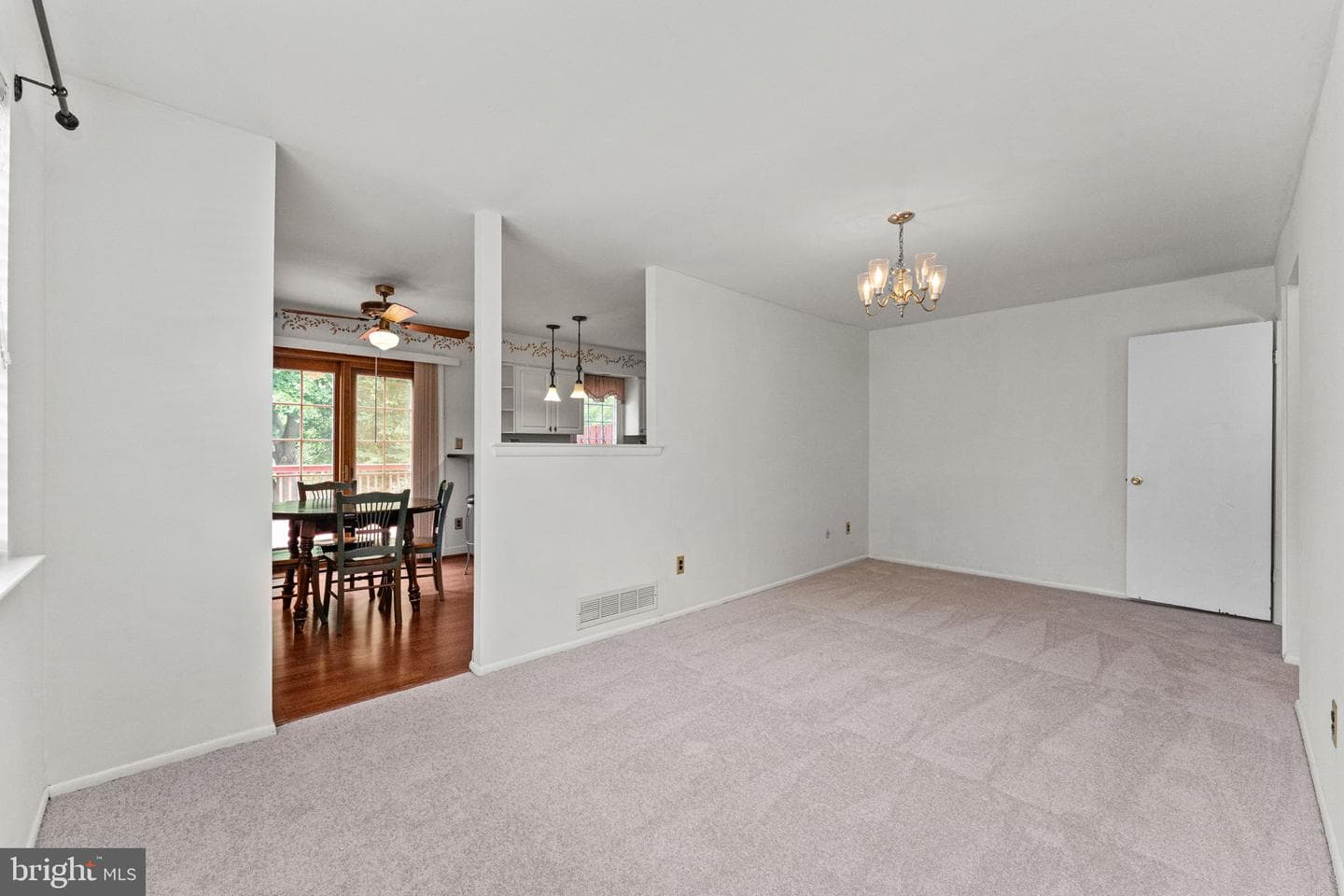 335 Leroy Street photo 6