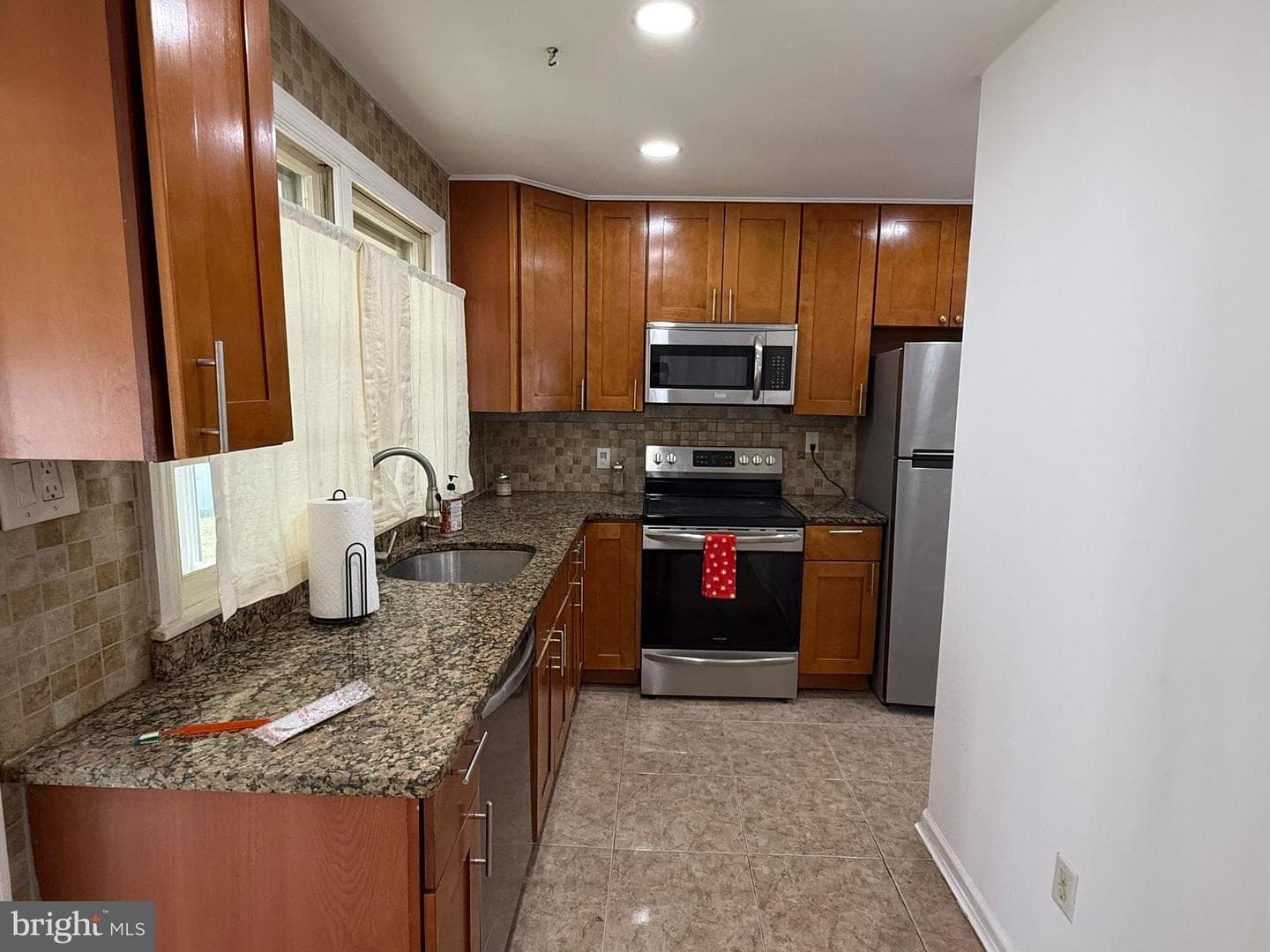 2201 Lott Street photo 7