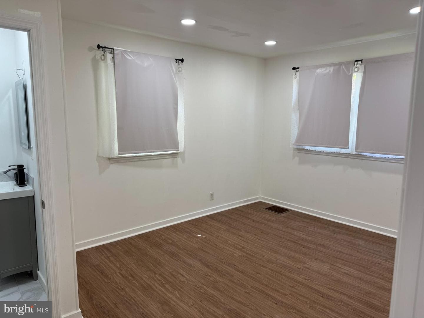 2201 Lott Street photo 8