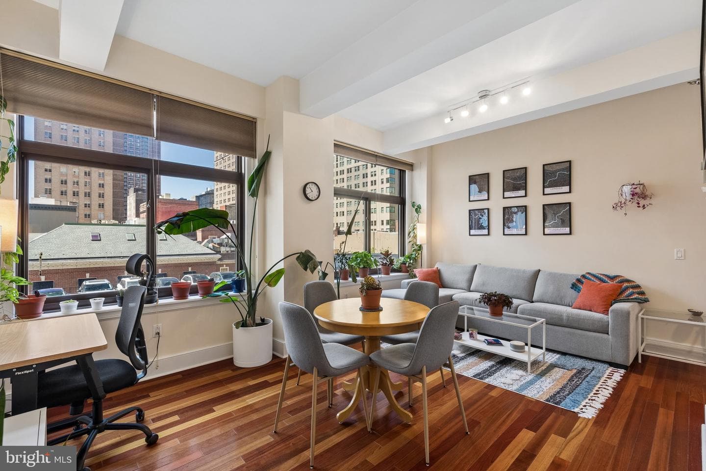 1500 Chestnut Street #4b