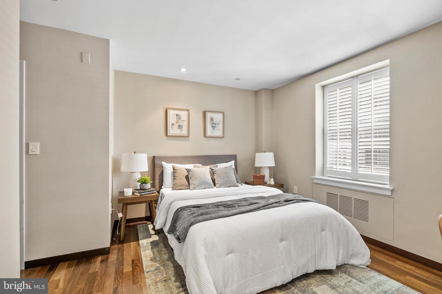 220 W Rittenhouse Sq # 18A photo 19