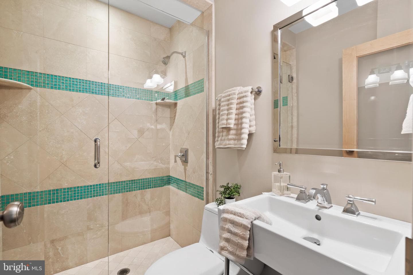 220 W Rittenhouse Sq # 18A photo 22