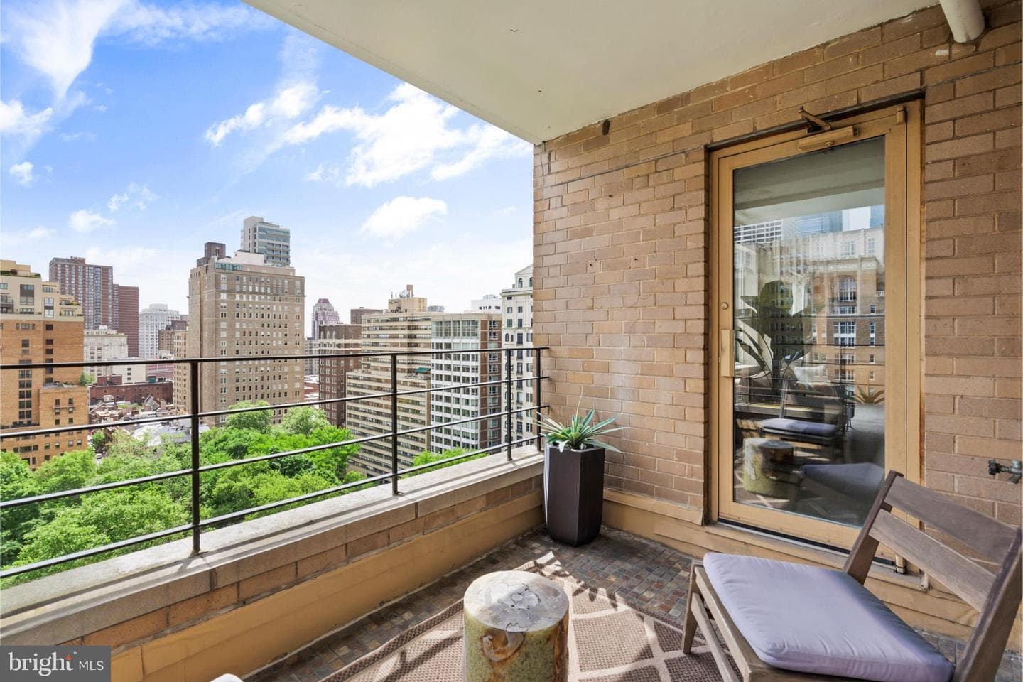 220 W Rittenhouse Sq # 18A photo 25