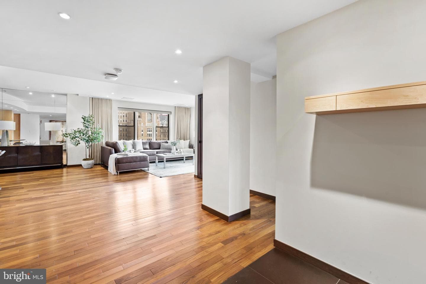 220 W Rittenhouse Sq # 18A photo 5