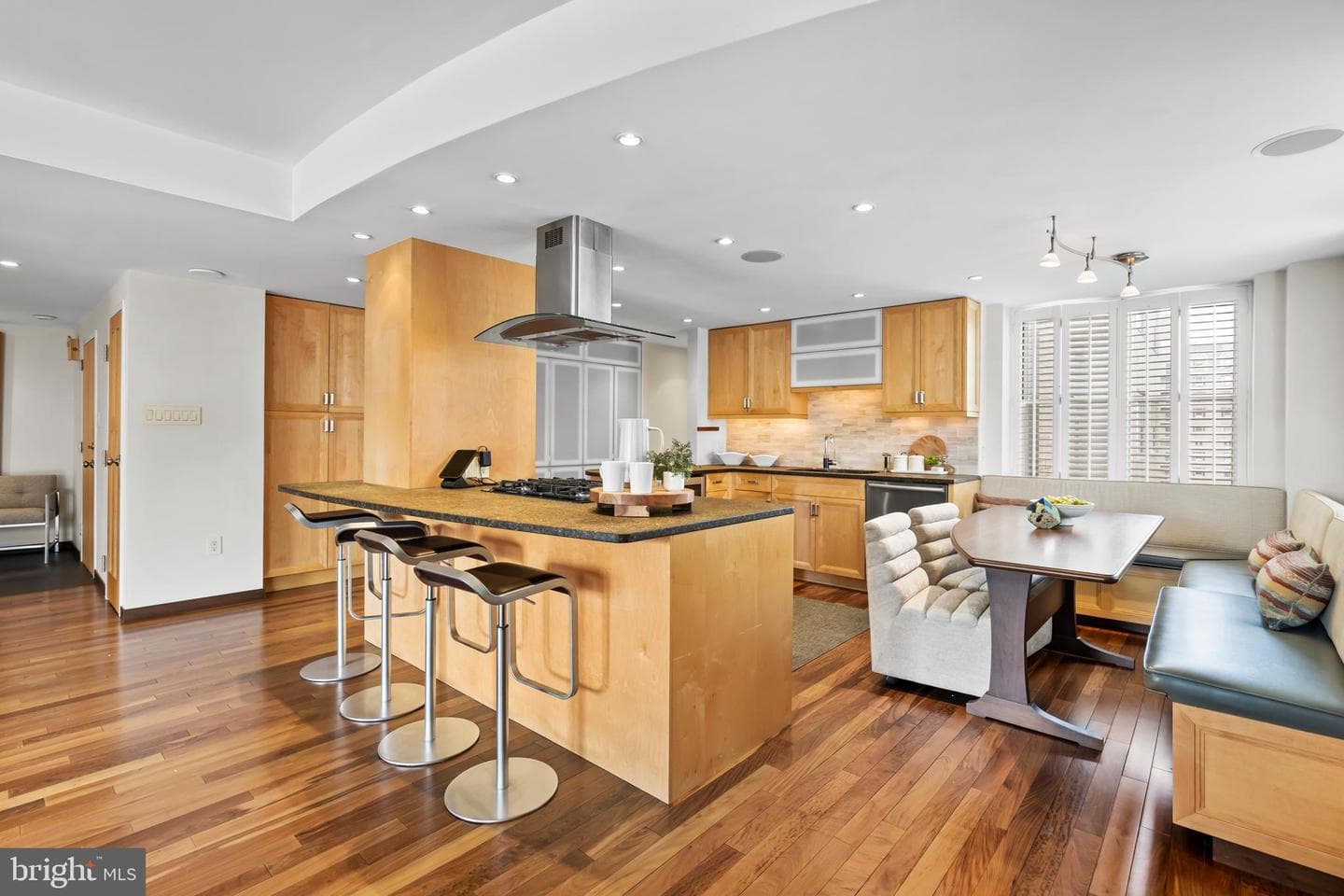 220 W Rittenhouse Sq # 18A photo 6