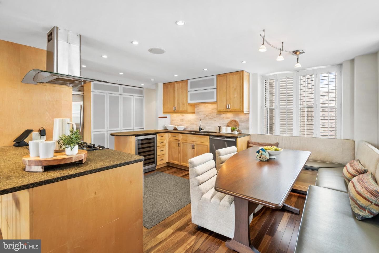 220 W Rittenhouse Sq # 18A photo 7