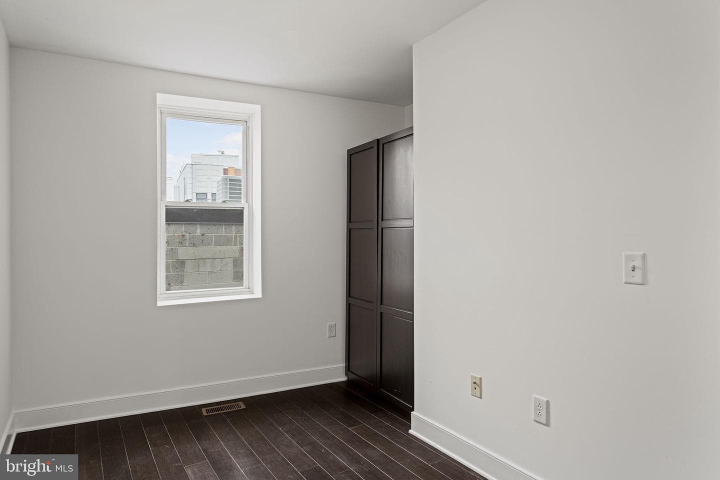 1834 Sepviva Street photo 13