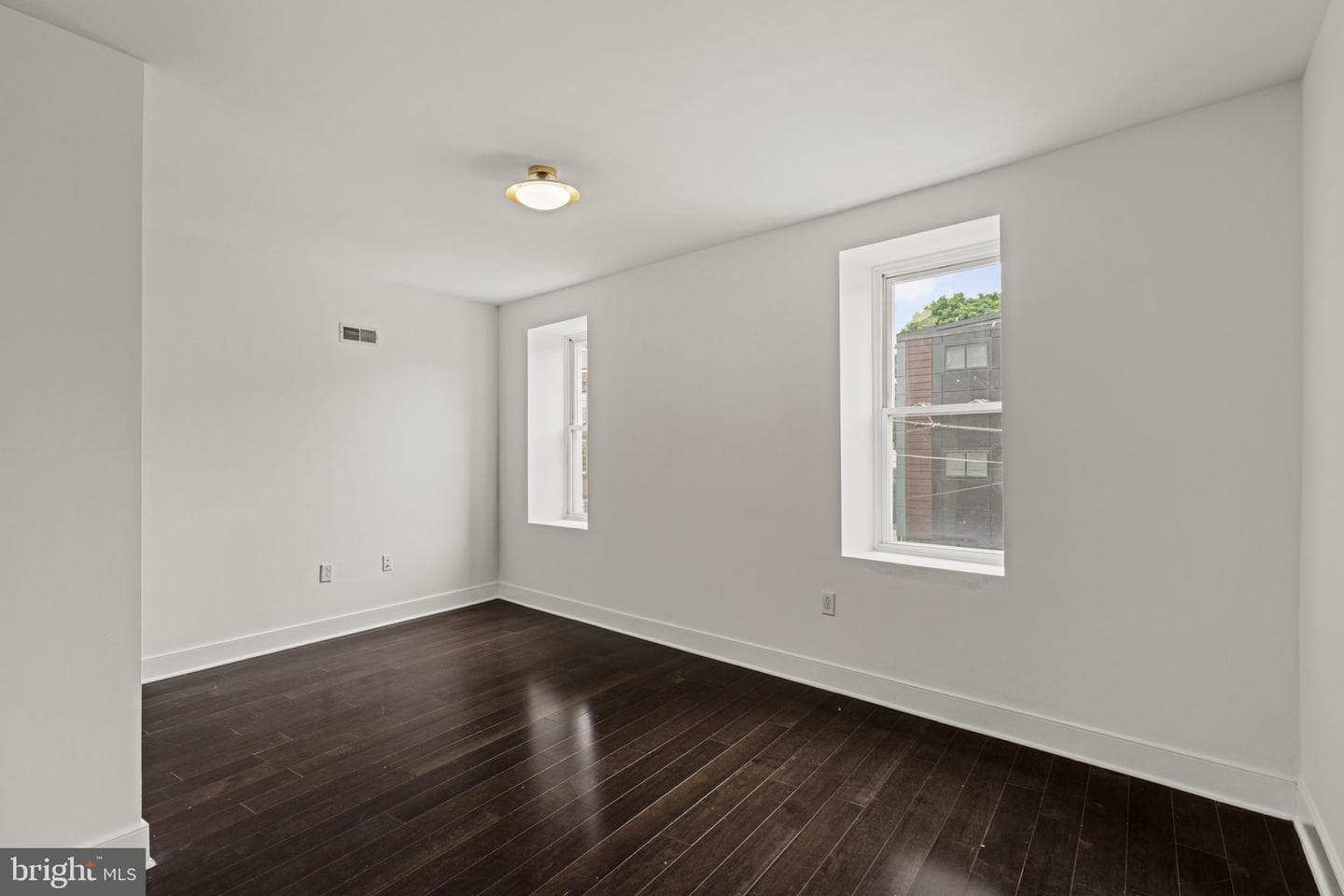 1834 Sepviva Street photo 15