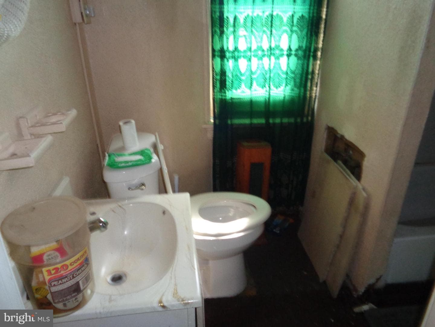4253 Tackawanna Street photo 6