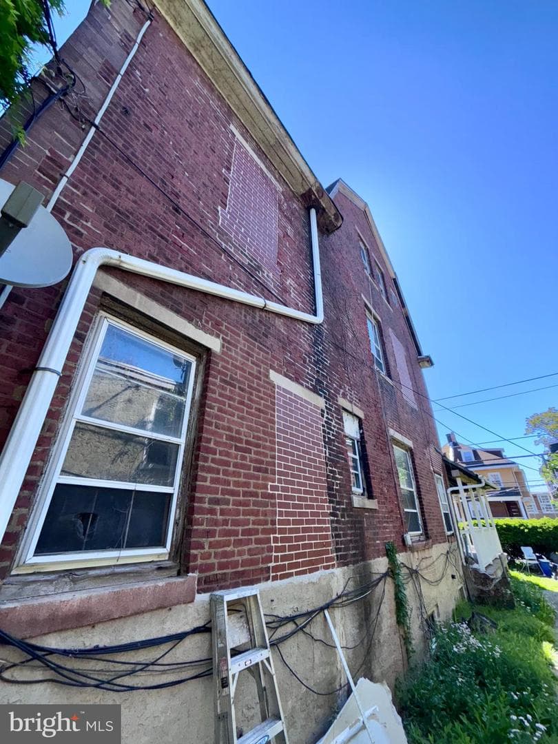 71 E Penn Street photo 23