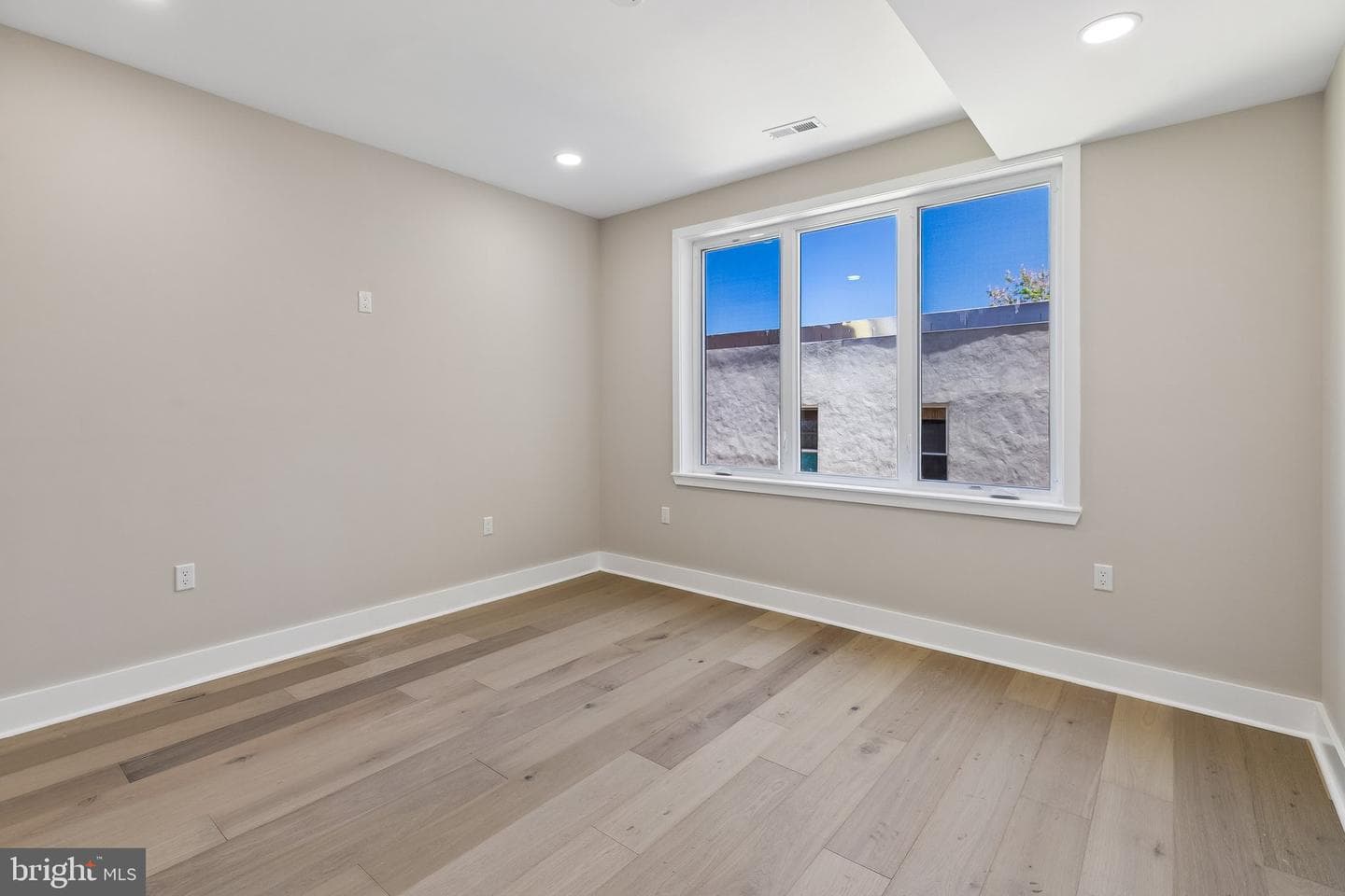 1439 S 8th Street photo 33