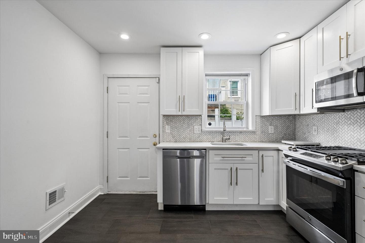 2211 Kimball Street photo 8