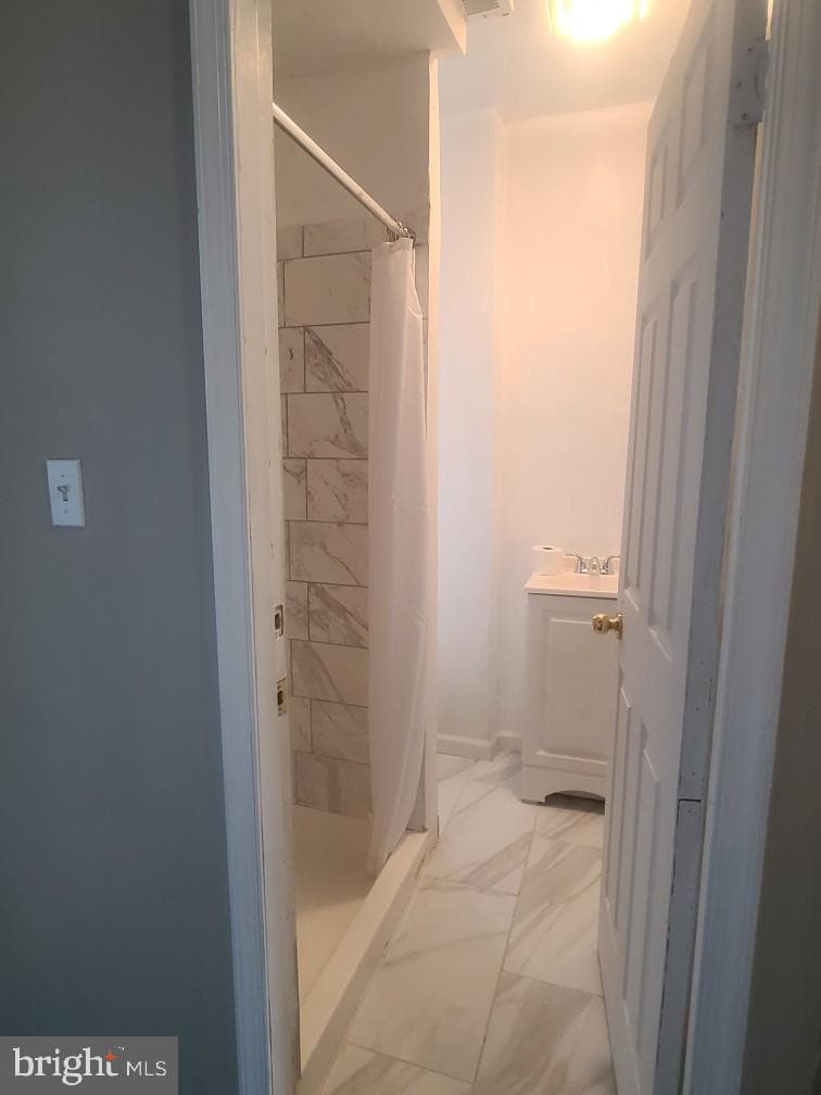 725 Tree Street photo 10