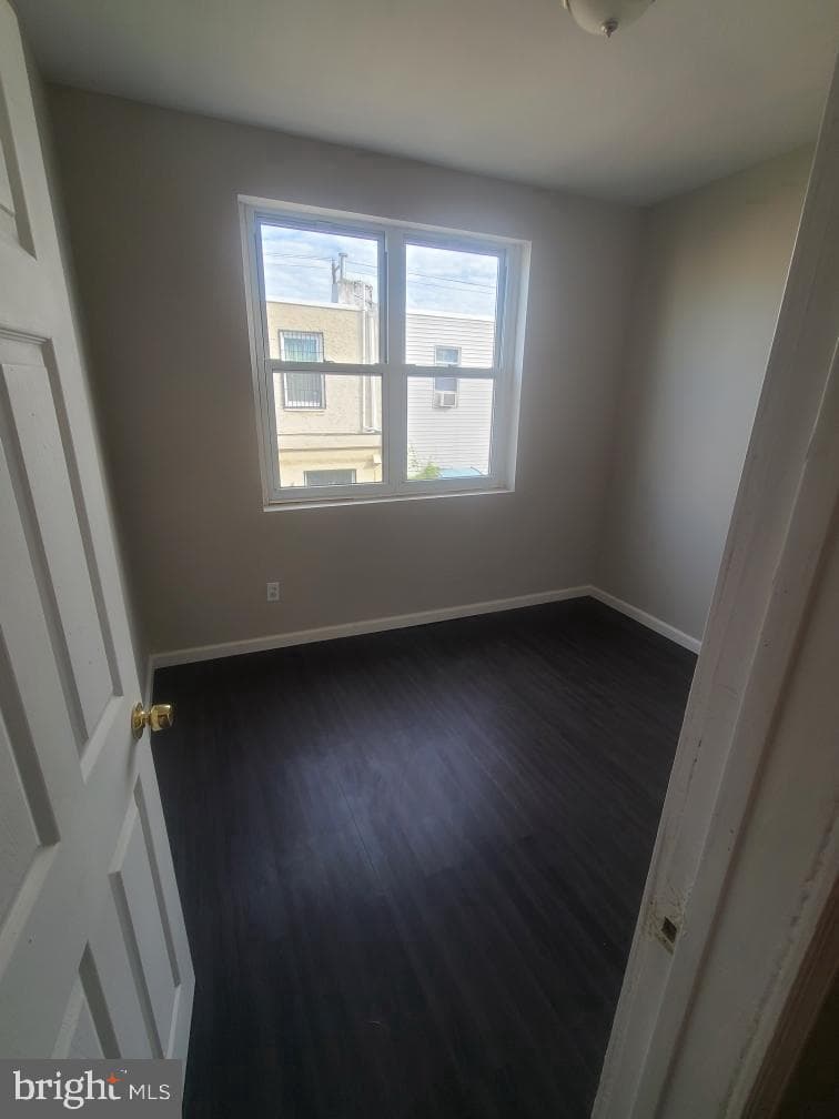 725 Tree Street photo 7