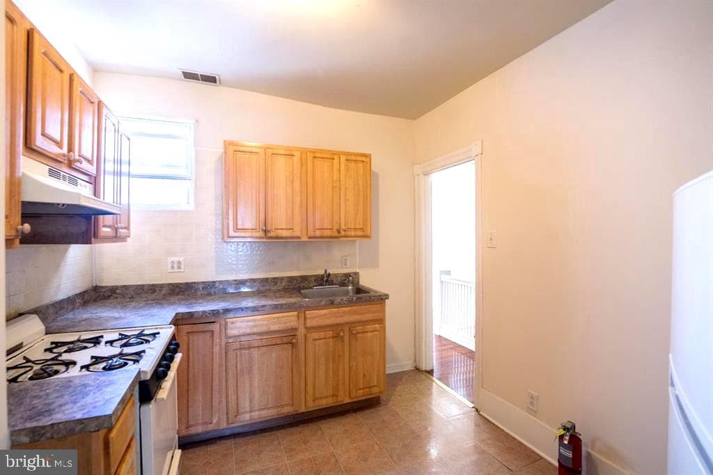 5012 Walnut St photo 23