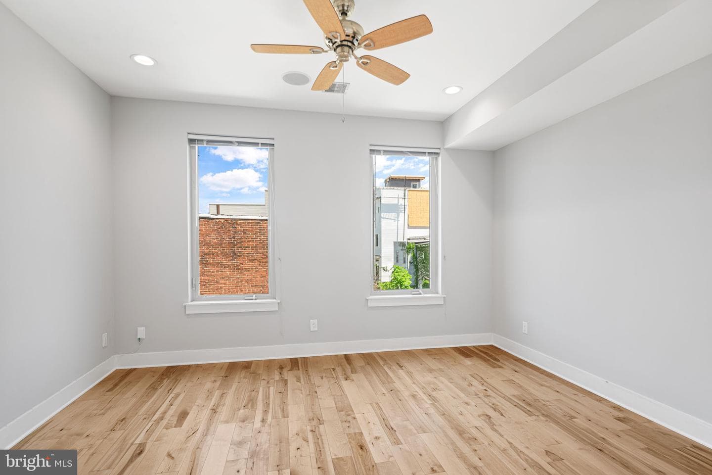 2057 Tasker Street photo 10