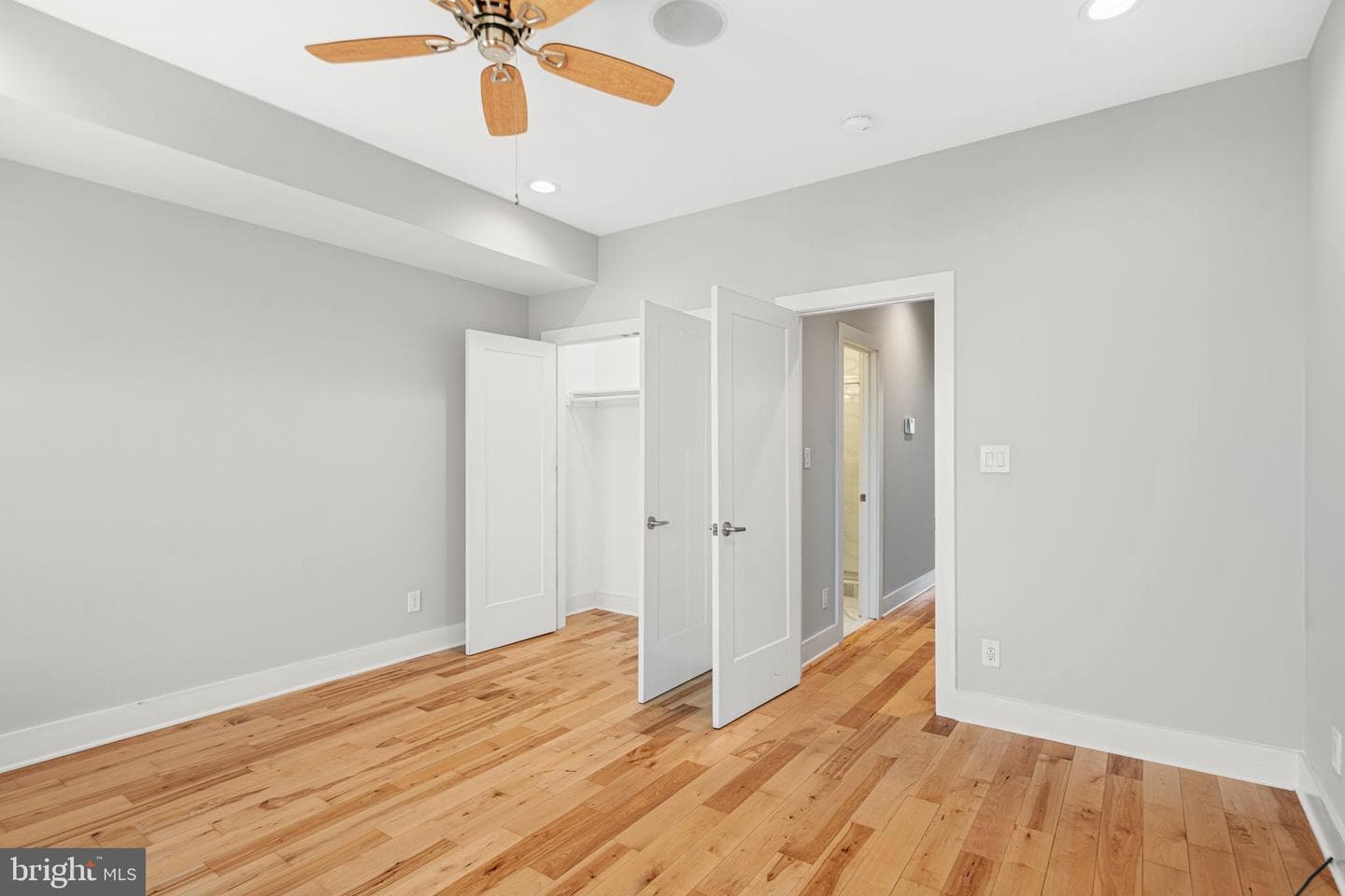 2057 Tasker Street photo 11