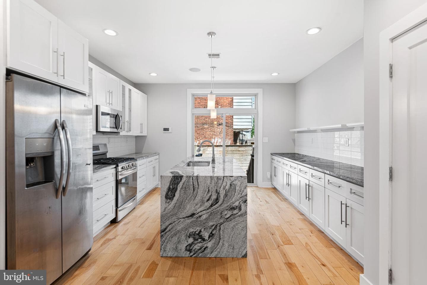 2057 Tasker Street photo 6