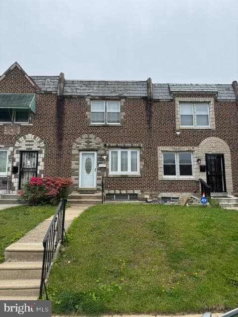 5851 Newtown Avenue photo 1