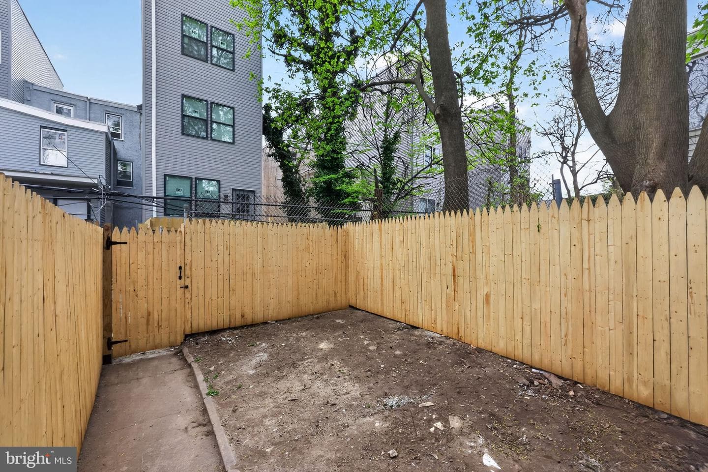 2117 N Franklin Street photo 32