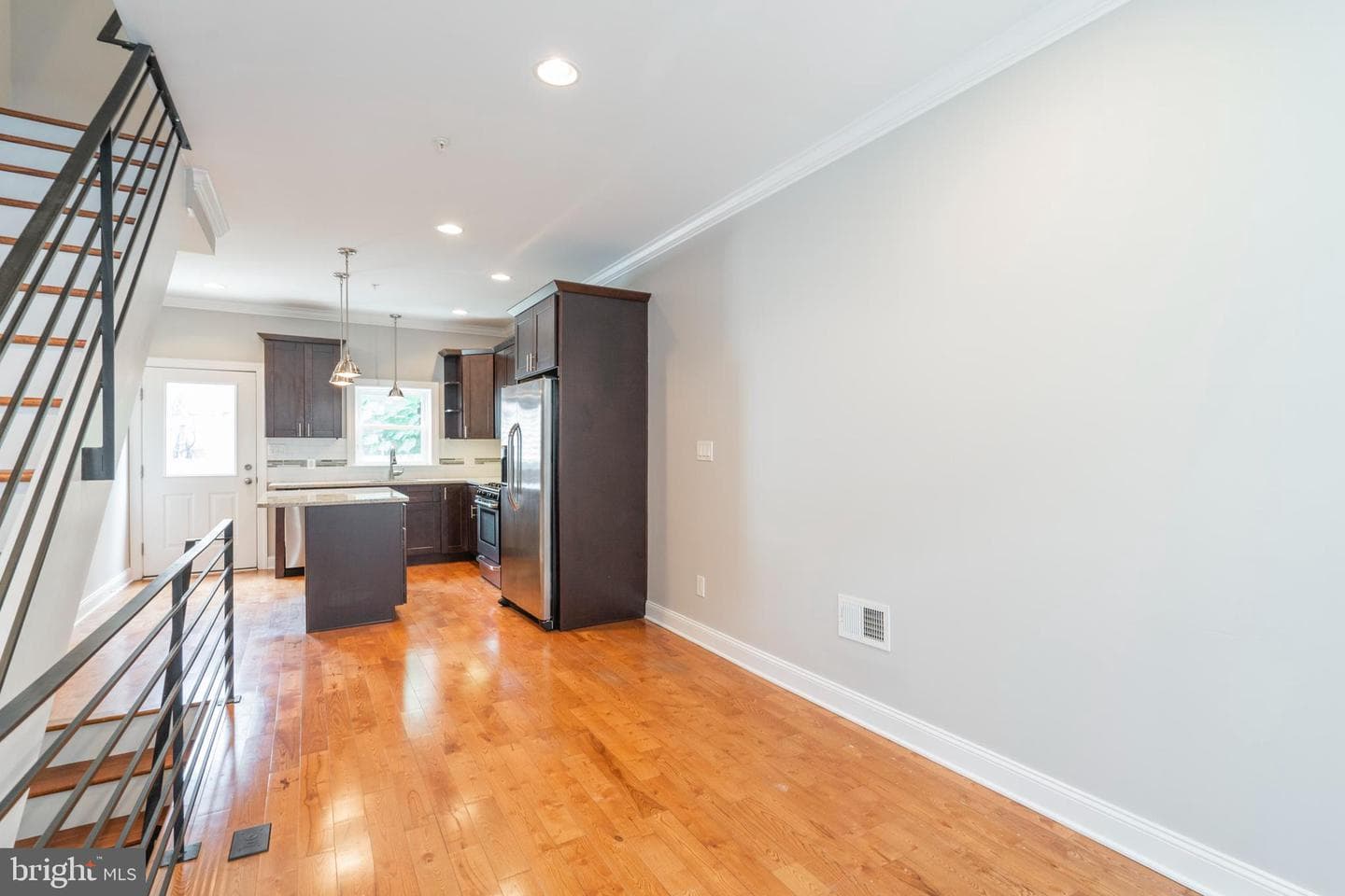 2825 Agate Street photo 9