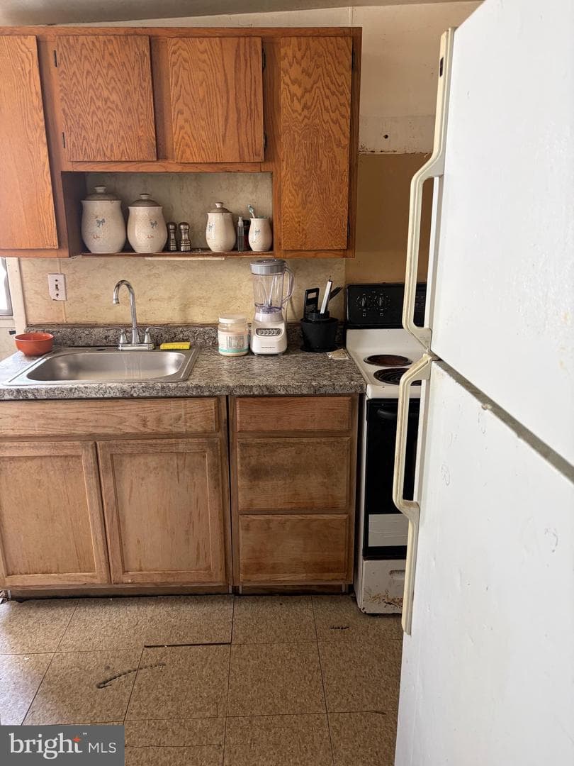 915 E Schiller Street photo 6