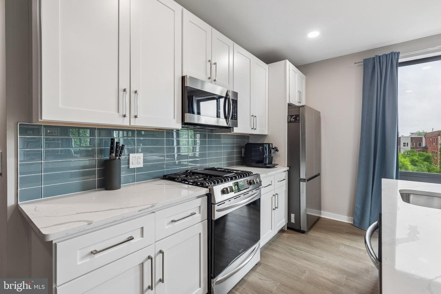 1648-50 Ridge Avenue #302 photo 12