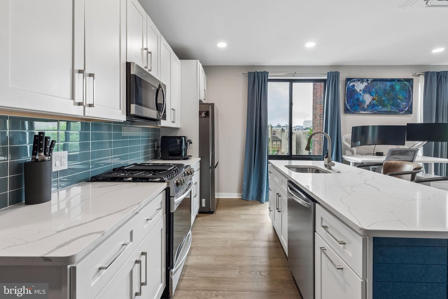1648-50 Ridge Avenue #302 photo 13