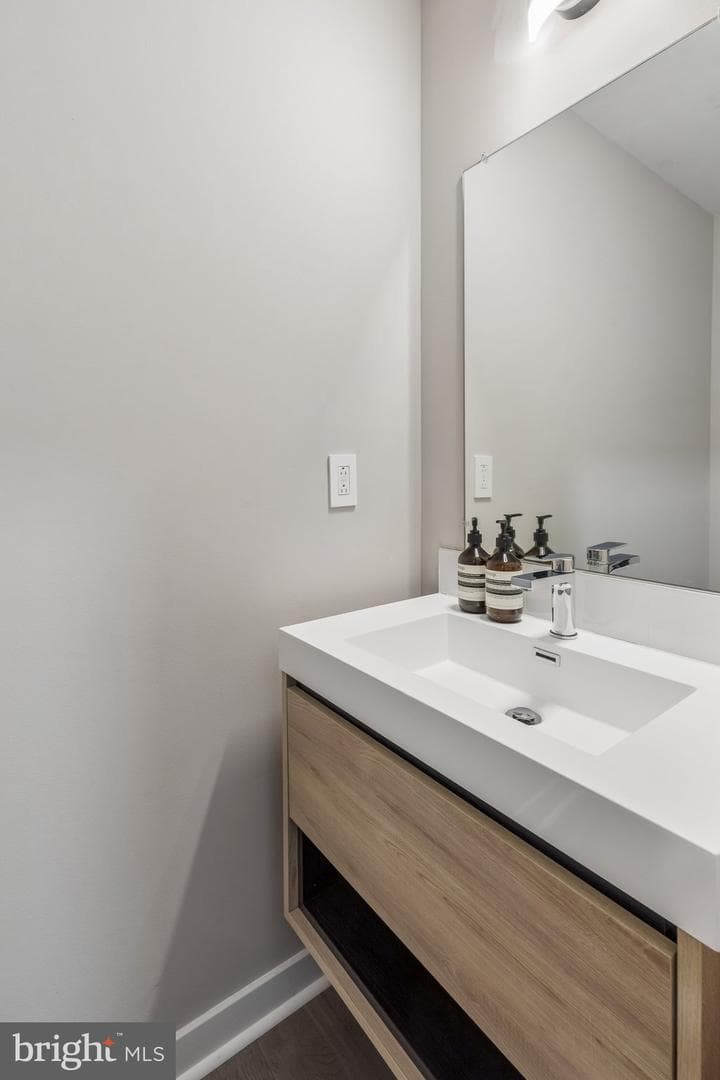 1648-50 Ridge Avenue #302 photo 29