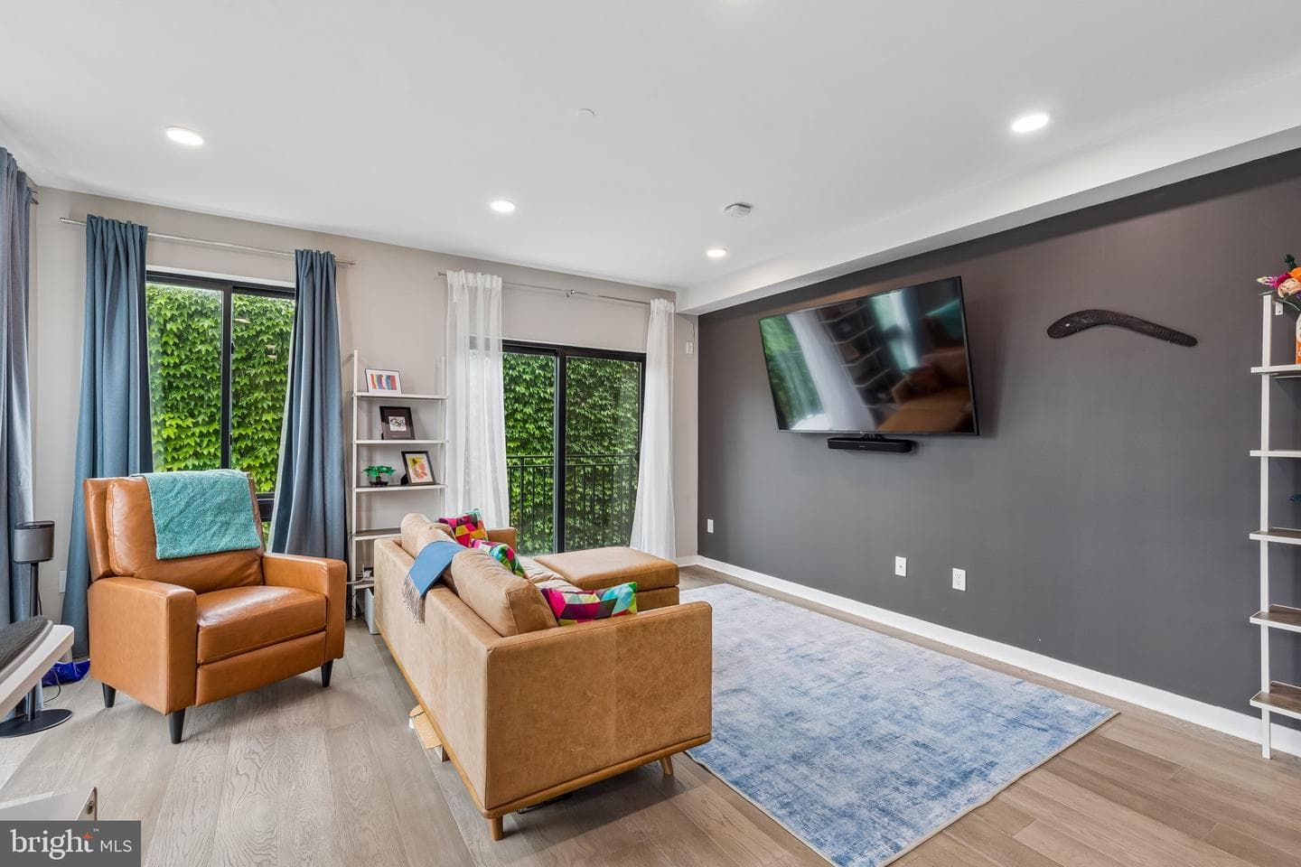 1648-50 Ridge Avenue #302 photo 3