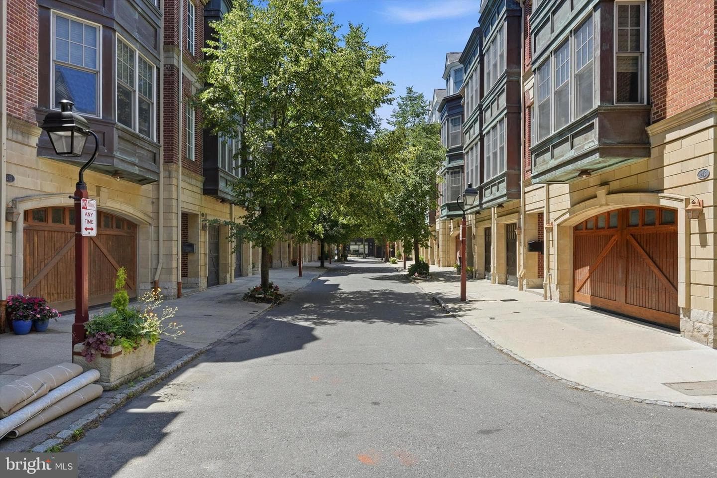 212 Gaskill Street photo 3