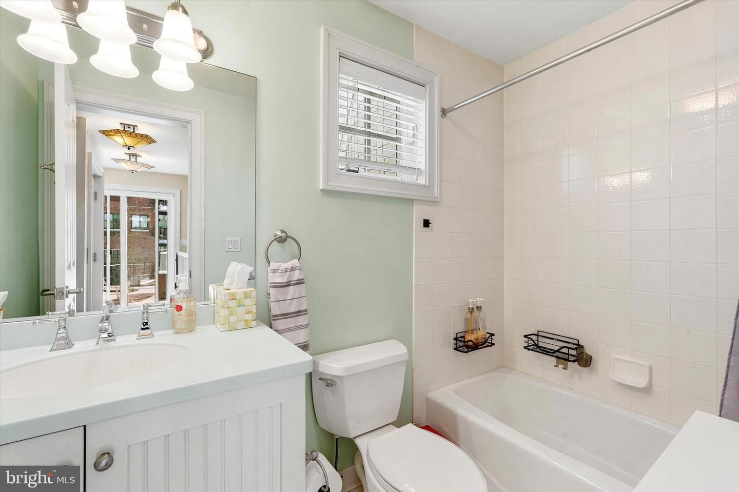 212 Gaskill Street photo 32