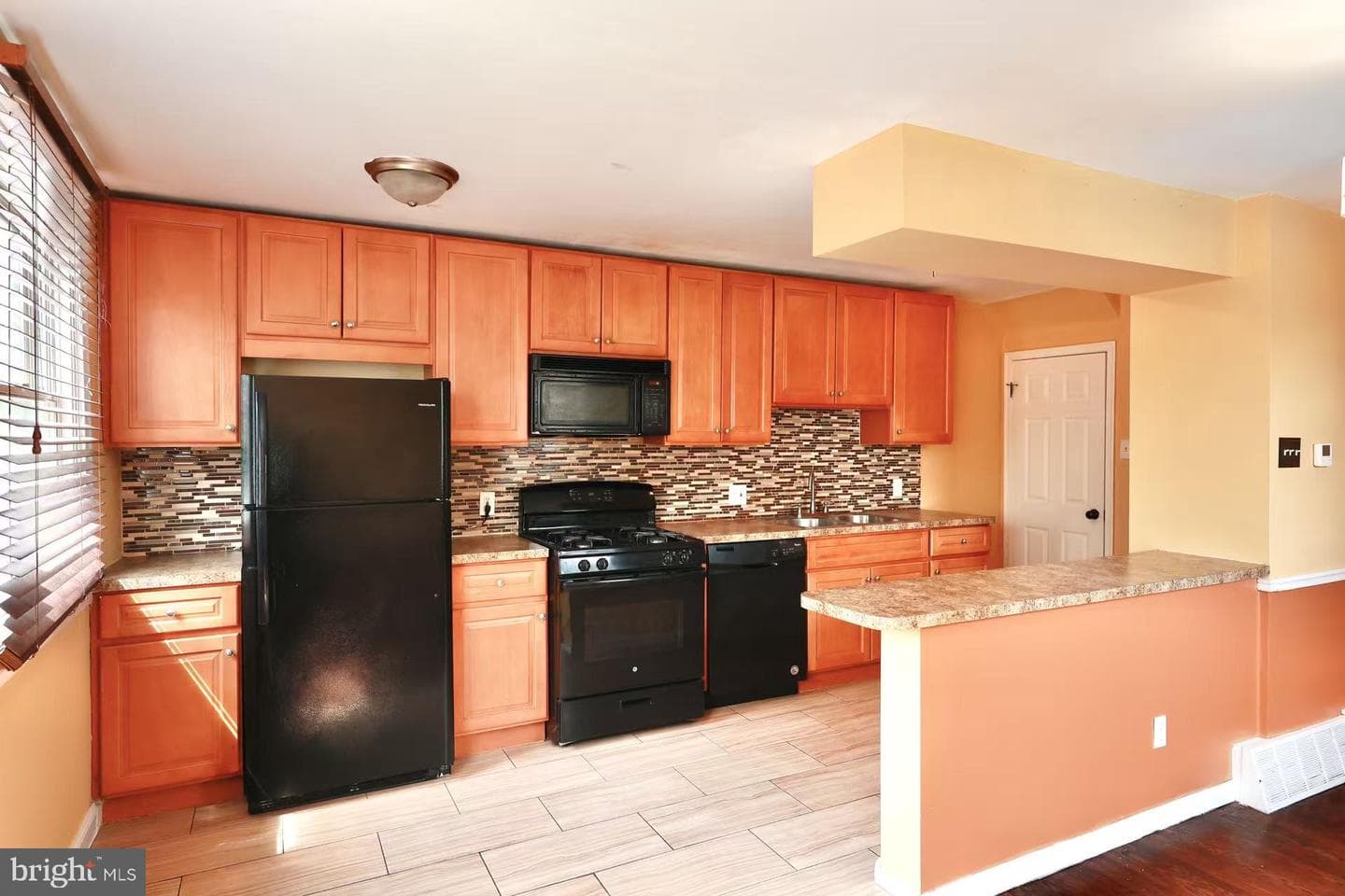 8215 Craig Street photo 10