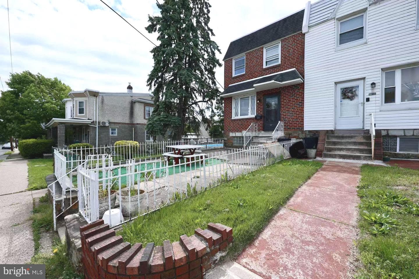8215 Craig Street photo 3