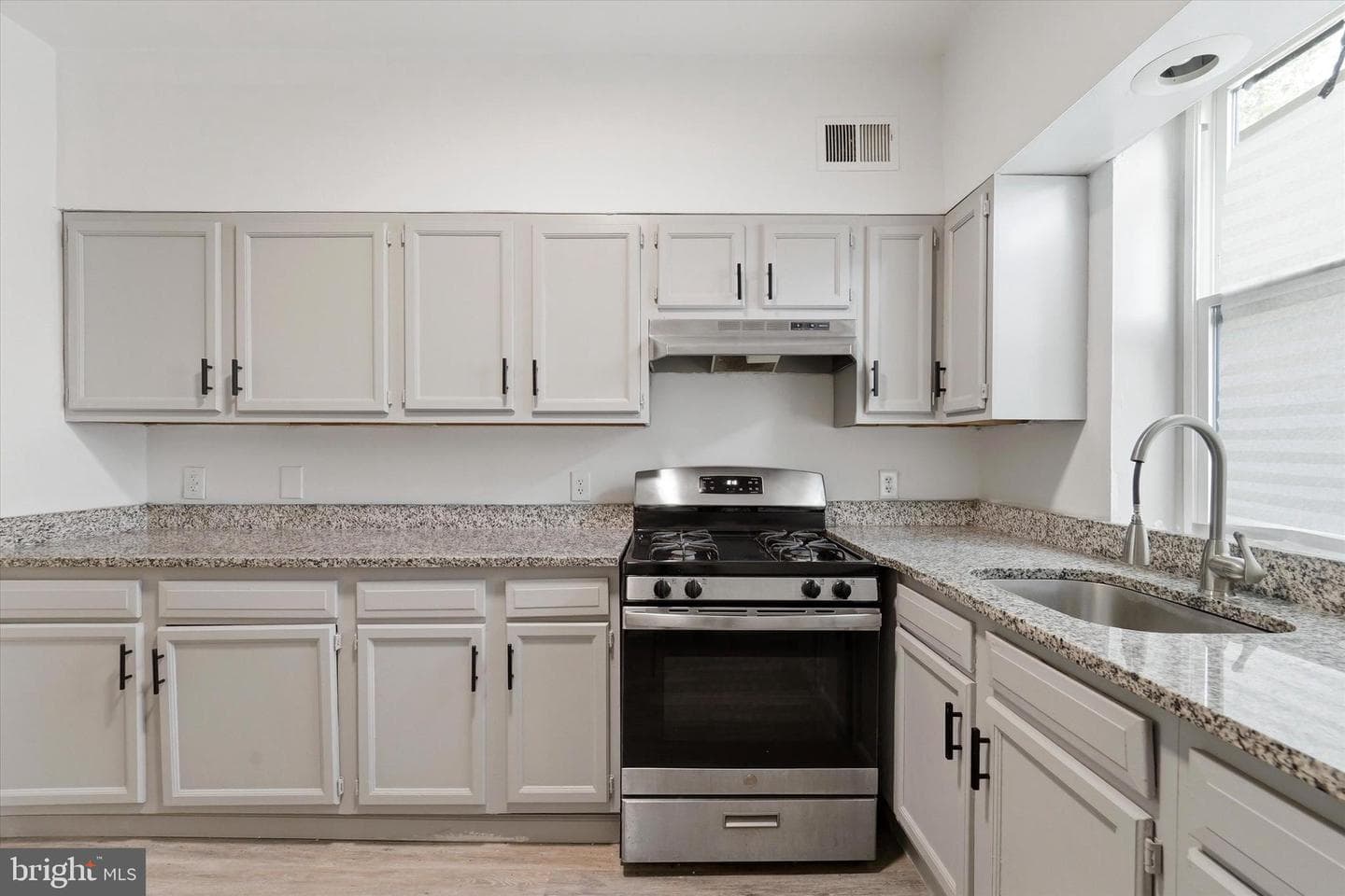 4940 W Stiles Street photo 1