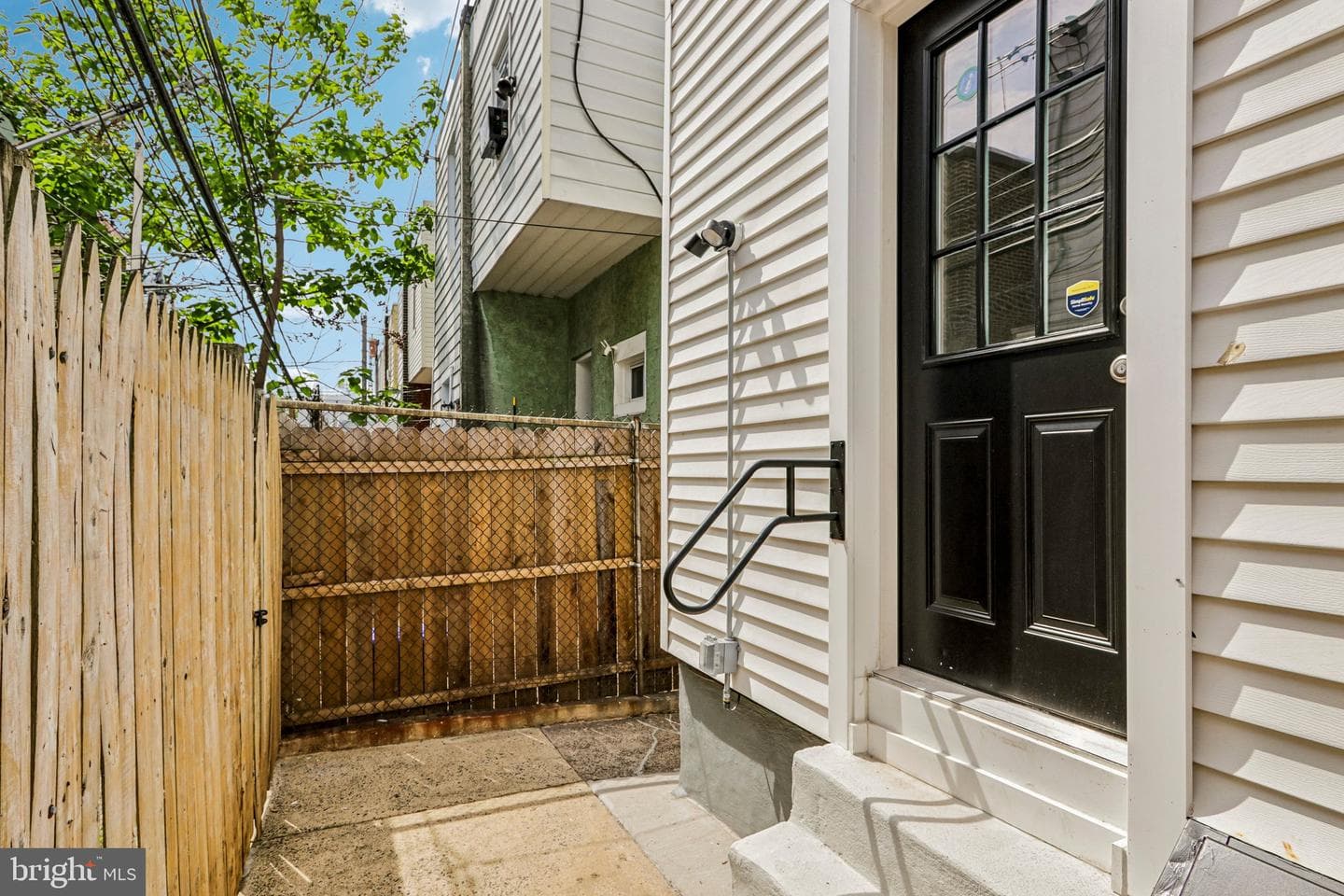 2075 E Venango Street photo 26
